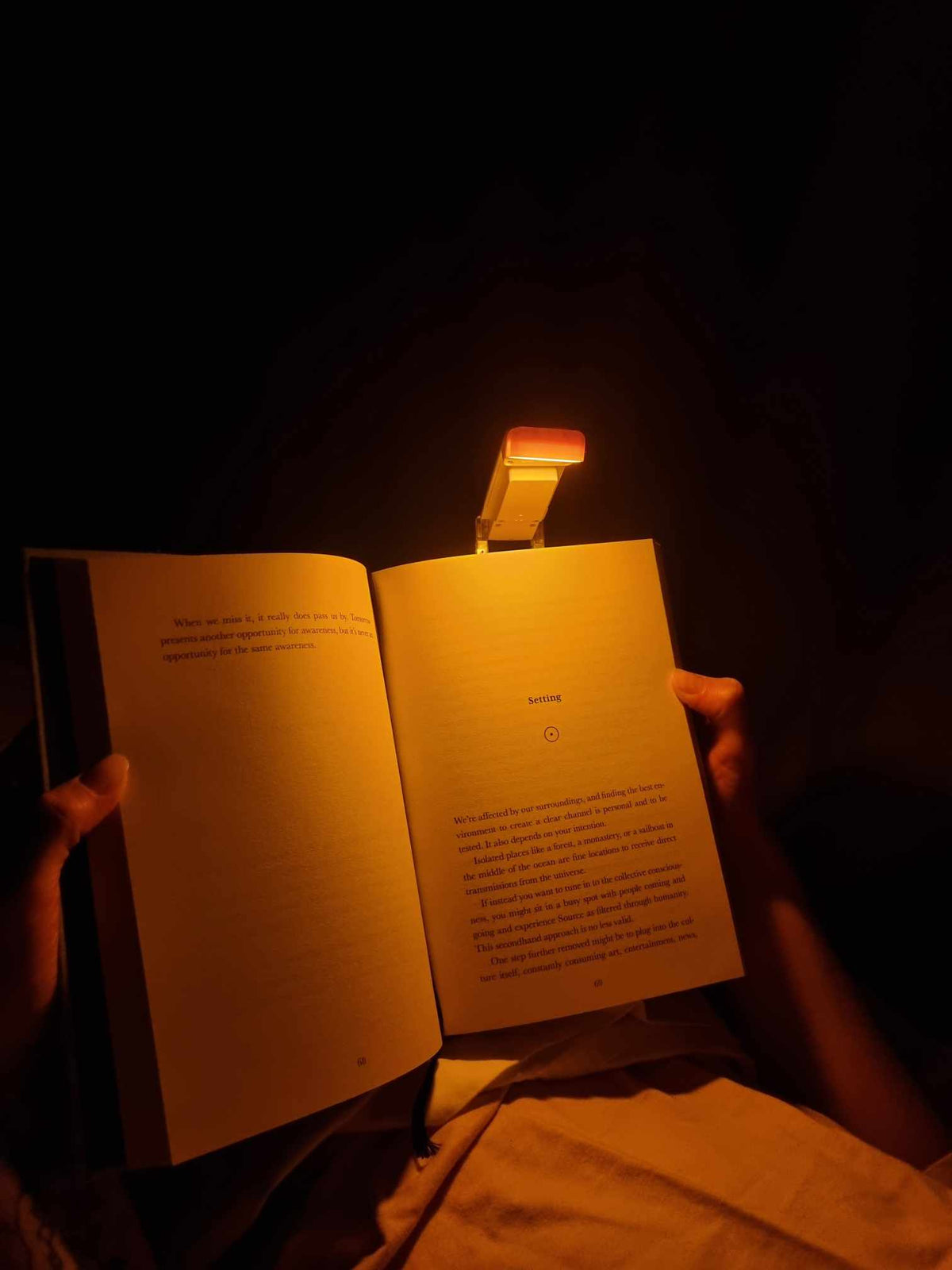 Chapter Clip-On Book Light | Rechargeable Reading Lamp with Auto Timer - Kolise
